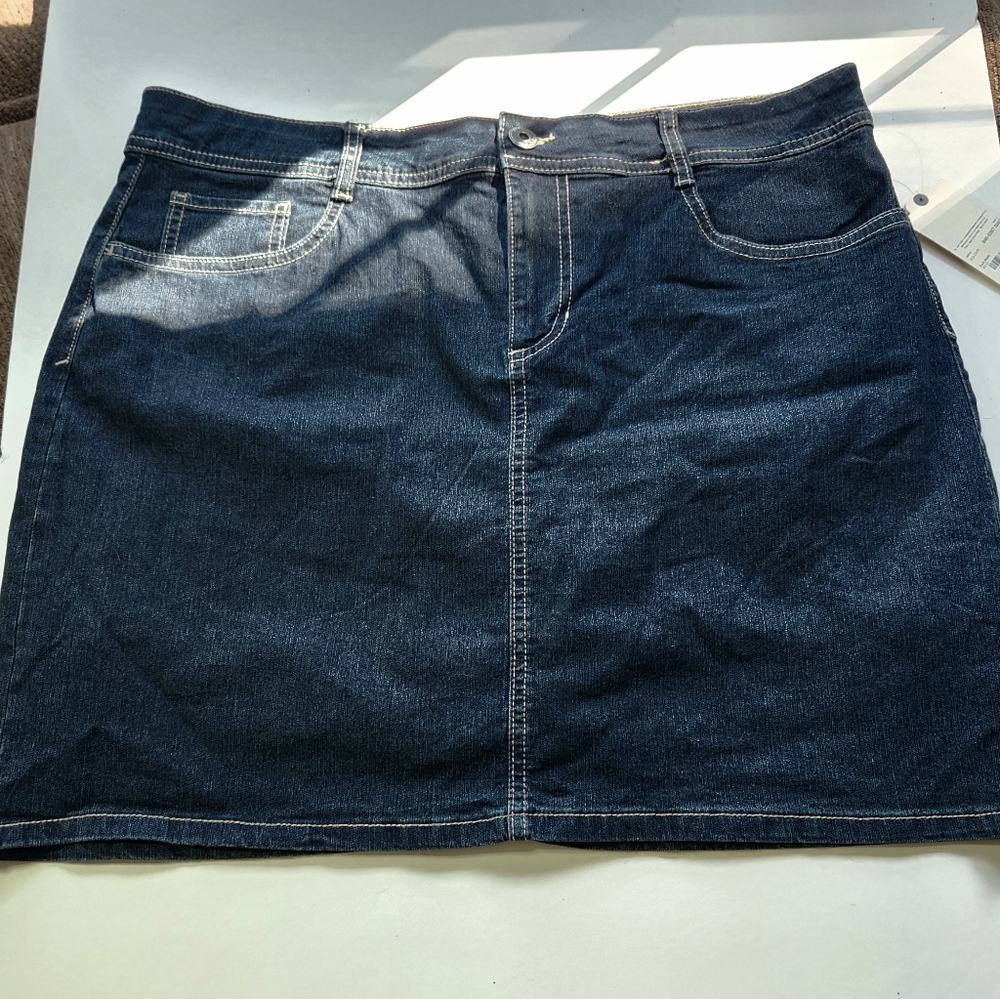 NWT Dark Wash Denim Midi Skort